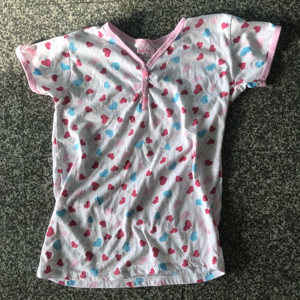 White pajama shirt with heart decorations